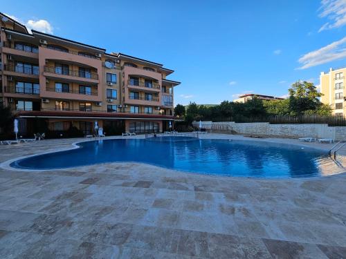 Bazén v ubytování Apartments Anna on Saint Vlas nebo v jeho okolí