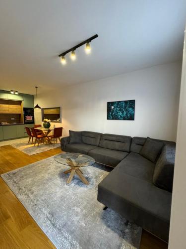 Apartments Central Point 11 & Private Garage