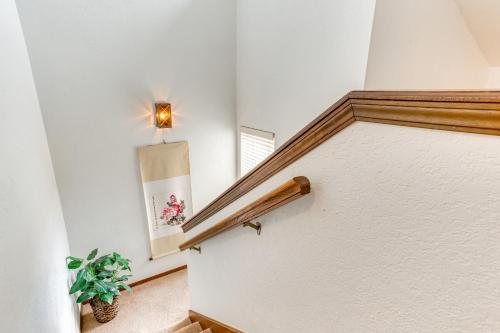 Photo de la galerie de l'établissement Edmond Townhome with Pool Access Near Arcadia Lake!, à Edmond