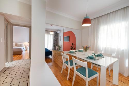 Unique Sunny Post Modern Apartment