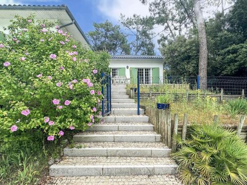 Villa avec Grande Piscine, 6 Chambres, Tennis, Plage Privée - La Palmyre - FR-1-705-83