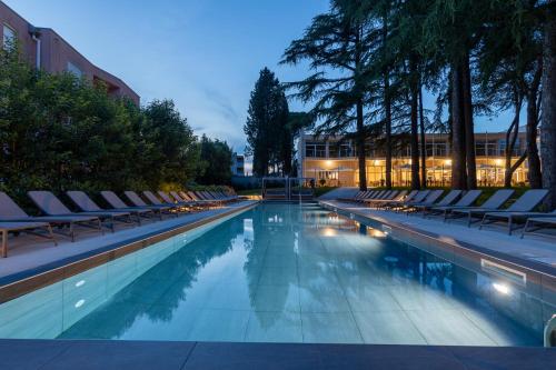 Piscina di Hotel Emaus o nelle vicinanze