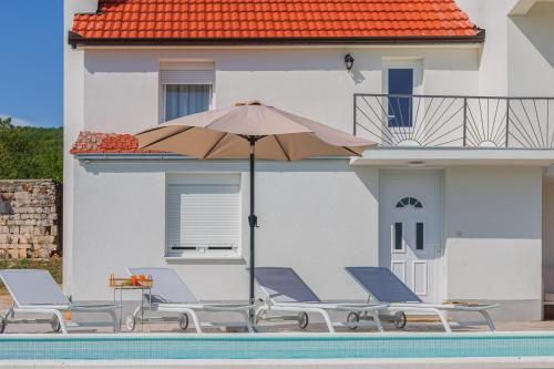 Φωτογραφία από το άλμπουμ του Holiday Home Saint Anthony - Heated pool σε Velika Cista