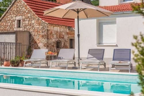 Φωτογραφία από το άλμπουμ του Holiday Home Saint Anthony - Heated pool σε Velika Cista