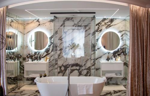 Hotel Salineにあるバスルーム