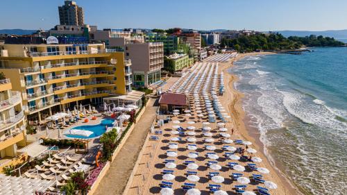 Nespecifikovaný výhled na moře nebo výhled na moře při pohledu z hotelu