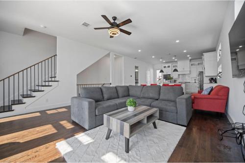 Zona de estar de Waterfront lake house in Rowlett