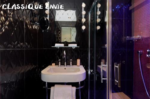 Koupelna v ubytování Hôtel Vice Versa