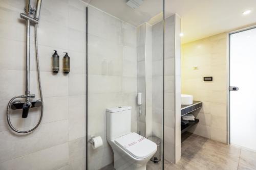 Athina Palace Resort & Spaにあるバスルーム