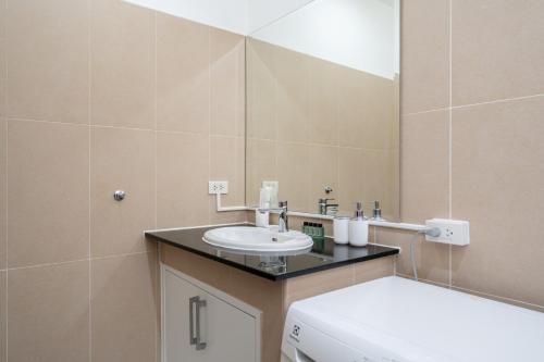 Koupelna v ubytování Brand New 3 Bedroom Villa in Rawai- v18 t