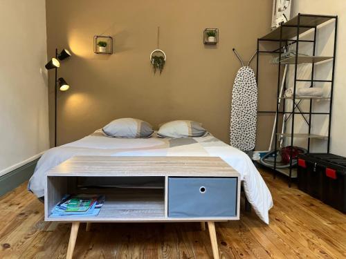 Imagen de la galería de La Terrasse Zen DACHER - Superbe appartement 30 m2 tout équipé avec terrasse cœur Vichy proche gare Thermes Cures, en Vichy