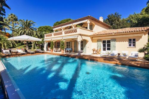 Villa Hollywood Luxe