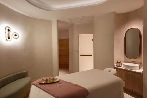 Cama o camas de una habitación en Marasca Samui - Small Luxury Hotels of the World