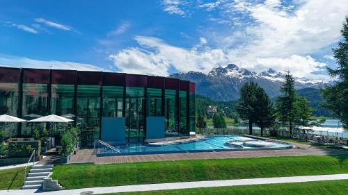 Bazén v ubytování Badrutt's Palace Hotel St Moritz nebo v jeho okolí
