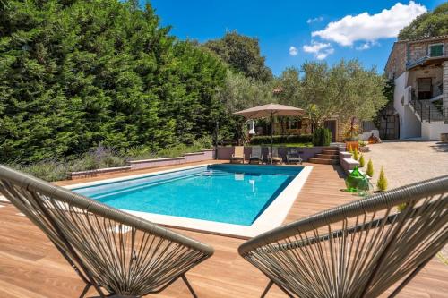 Casa Fragola by Briskva