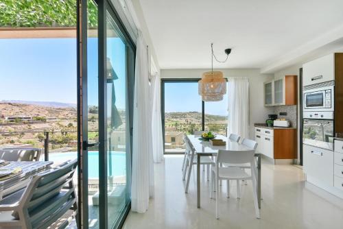 Los Lagos 36 by VillaGranCanaria