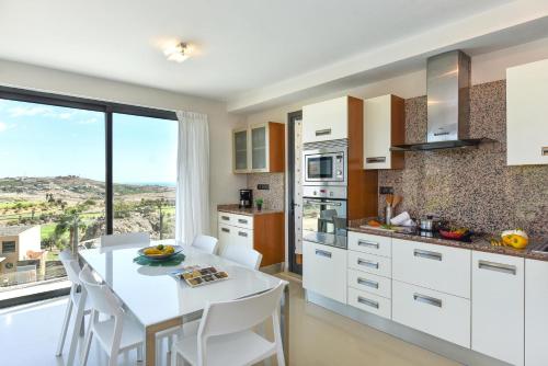 Los Lagos 36 by VillaGranCanaria