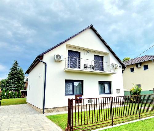 Garden House Zamárdi
