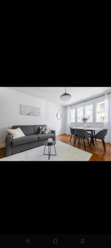 Photo de la galerie de l'établissement Bel appartement 6 Pers bord Canal de l'Ourcq La Villette-PARKING, à Paris