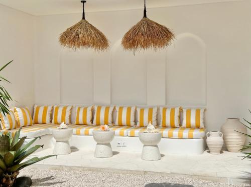 Ruang duduk di Dolce villas in Bingin