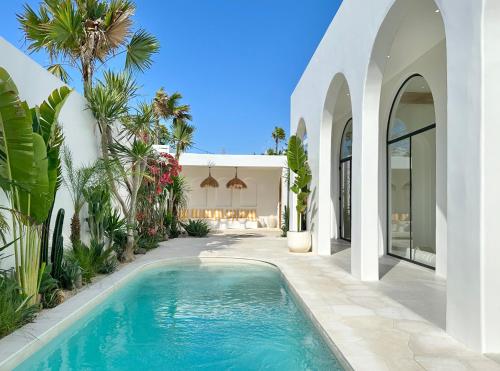 Kolam renang di atau dekat dengan Dolce villas in Bingin