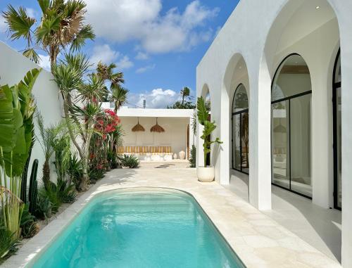 Kolam renang di atau dekat dengan Dolce villas in Bingin