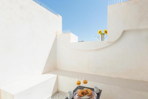 2nd in the 14 Alvarez Street