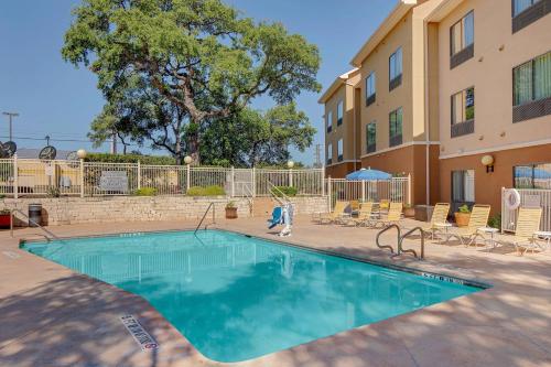 Fairfield Inn & Suites by Marriott San Antonio SeaWorld / Westover Hills Image