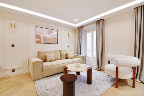 Pick A Flat's Apartments with Services in Opéra