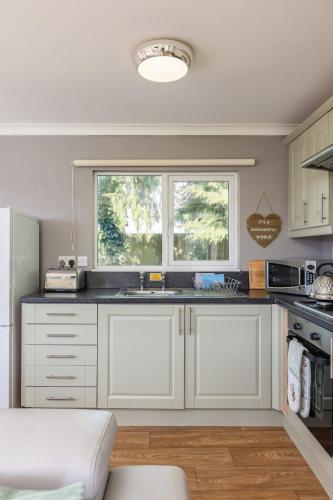 Dapur atau dapur kecil di Rocklands Lodges