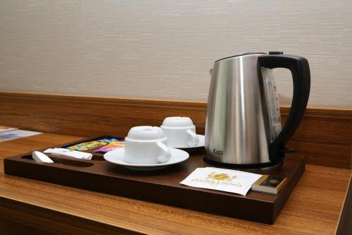 Kemudahan buat kopi dan teh di Questa Thermal & Spa Hotel
