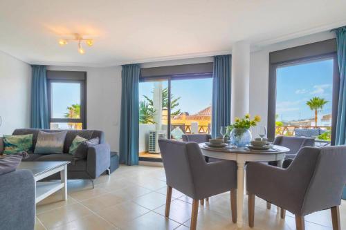 Sunset Golf Elegance - Happy Rentals