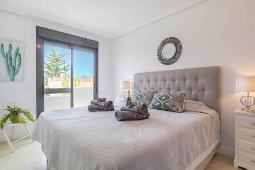 Sunset Golf Elegance - Happy Rentals