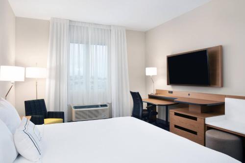 TV o dispositivi per l'intrattenimento presso Fairfield Inn & Suites by Marriott Daytona Beach Speedway/Airport