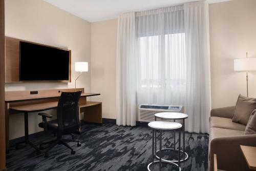 TV o dispositivi per l'intrattenimento presso Fairfield Inn & Suites by Marriott Daytona Beach Speedway/Airport