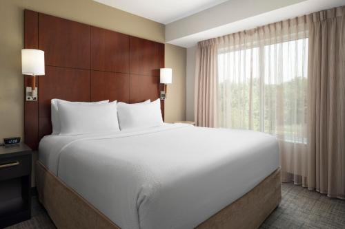 Katil atau katil-katil dalam bilik di Residence Inn by Marriott Columbia Northwest/Harbison