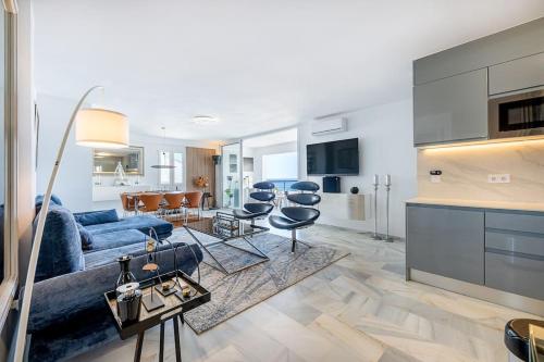 Modern 3 bedroom in Puerto Banus with sea views