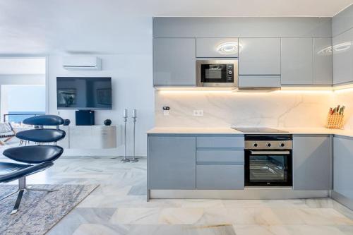 Modern 3 bedroom in Puerto Banus with sea views