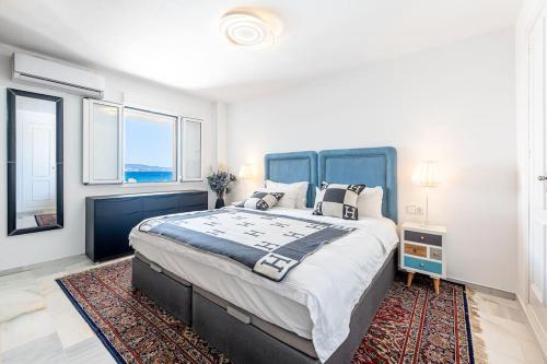 Modern 3 bedroom in Puerto Banus with sea views