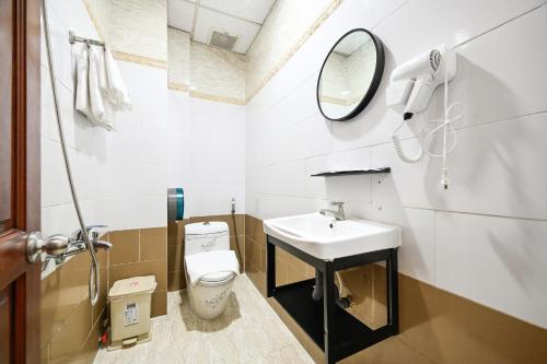 Sunrise Airport Hotelにあるバスルーム