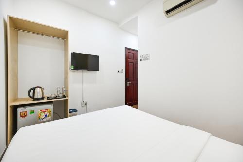 Sunrise Airport Hotelにあるテレビまたはエンターテインメントセンター