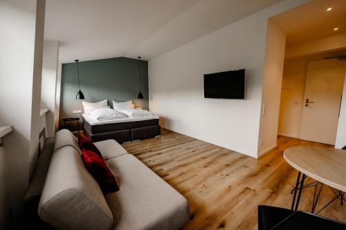 TV a/nebo společenská místnost v ubytování Coffee Fellows Hotel & Longstay