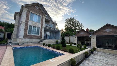Kolam renang di atau dekat dengan Luxury Villa BABK