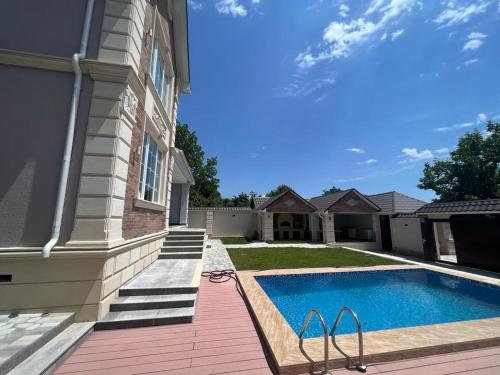 Kolam renang di atau dekat dengan Luxury Villa BABK
