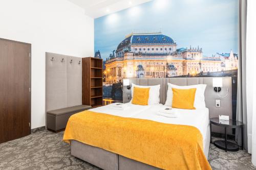 Hotel Royal Plaza Image