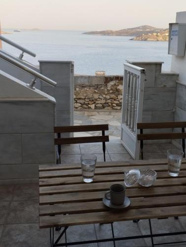 SEA BREEZE NEW VAPORIA SYROS