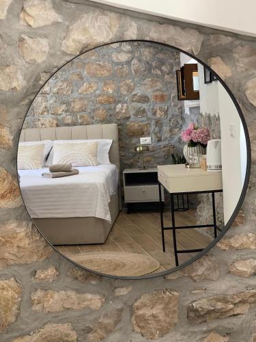 Monte Cristo Wines & Rooms