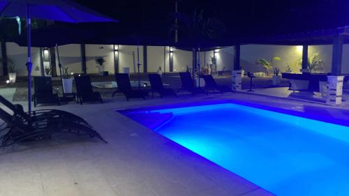 Piscina en o cerca de Level suites VIP