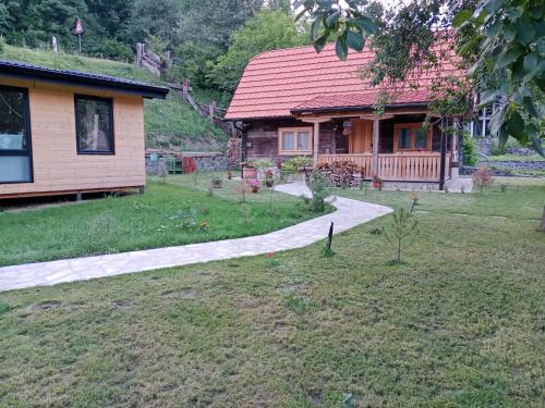 Zahrada ubytování Brvnara Etno Lux