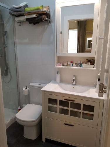 Apart 2 bedrooms 2 bathroom 30 nigth min WiFi washmachime elevator AC heather
